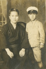 父とともに(1925年頃)